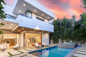 North Vista by AvantStay Stylish Villa in WeHo Walk to Melrose PoolHot Tub